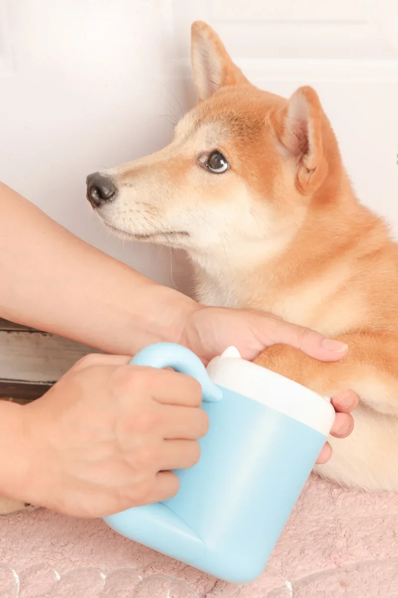 Outdoor Portable Pet Dog Paw Cleaner Cup Soft Silicone Foot Washer Clean Dog Paws One Click Manual Quick Feet Wash Cleaner