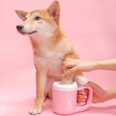 Outdoor Portable Pet Dog Paw Cleaner Cup Soft Silicone Foot Washer Clean Dog Paws One Click Manual Quick Feet Wash Cleaner