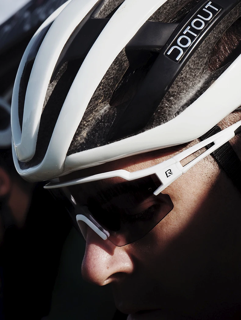 ROCKBROS Cycling Glasses Photochromic Polarized Lens Bike Glasses UV400 Protection Eyewear Sunglasses MTB Road Bicycle Goggles ROCKBROS Cycling Glasses Photochromic Polarized Lens Bike Glasses UV400 Protection Eyewear Sunglasses MTB Road Bicycle Goggles