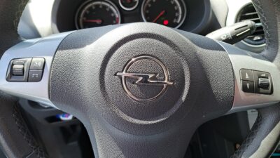 Opel-Corsa-2012-1.4 L-74 kW-101pk-219000km-Nav-Airco-5 deurs-Cruise Control - Image 15