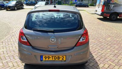 Opel-Corsa-2012-1.4 L-74 kW-101pk-219000km-Nav-Airco-5 deurs-Cruise Control - Image 9