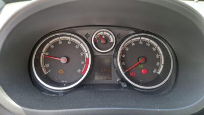 Opel-Corsa-2012-1.4 L-74 kW-101pk-219000km-Nav-Airco-5 deurs-Cruise Control - Image 2