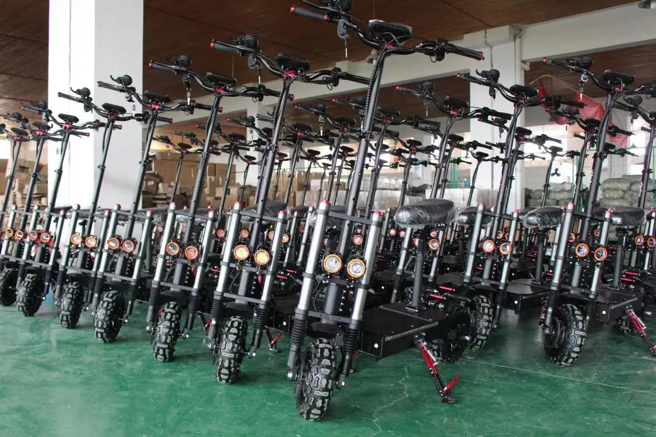 Max speed  70KM/H Flexible 4000W  Strong Power Motor 2 Wheel Electric Scooter Electric Motorcycle Citycoco With 18 Inch Tire