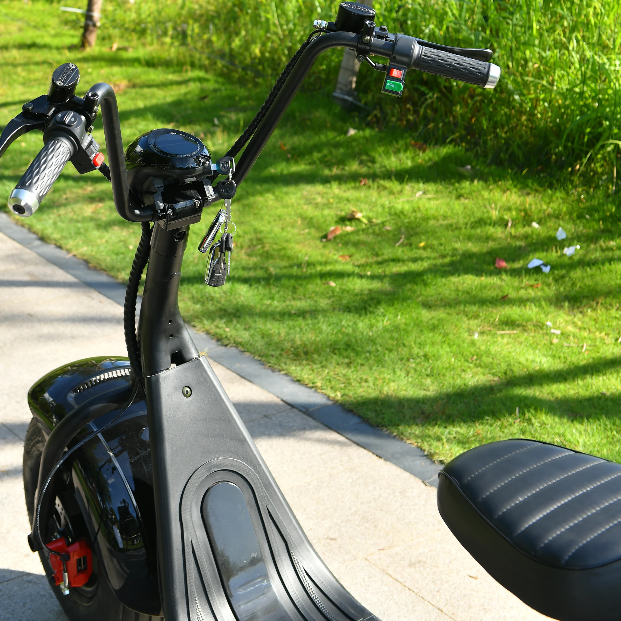 Mini Black Fat Tyre Electric Citycoco Scooter 60V12AH Motorbike E scooter 2000W Commuter electric scooter