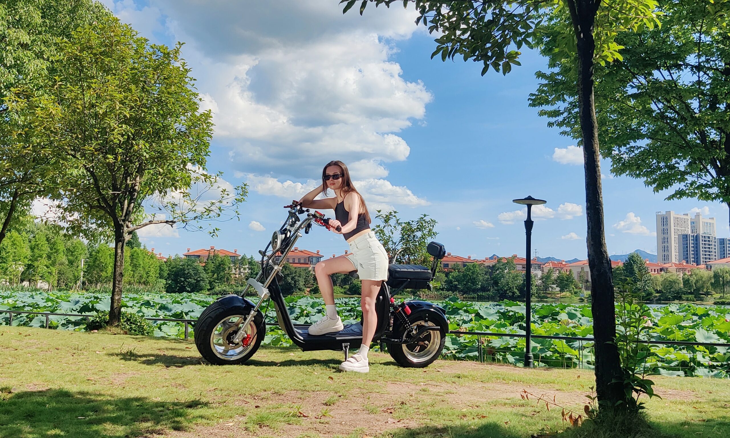 Motorcycles 4000W High Speed  70Km/h  Scooters Factory Fat Tire Electric Scooter Adult