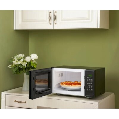 900 Watt Countertop Microwave Oven with Digital Display Easy to Use Quick-set Menu Options Cooking Timer Child Safety Lock - Image 4