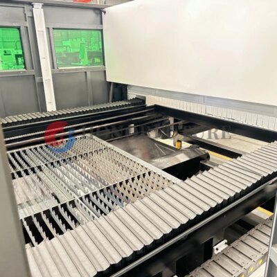 High Power 3015 Enclosed Fiber Laser Cutting Machine with Protection Cover 3kw 6kw for Metal Sheets - Image 5