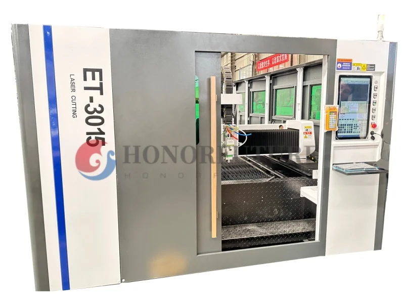 High Power 3015 Enclosed Fiber Laser Cutting Machine with Protection Cover 3kw 6kw for Metal Sheets