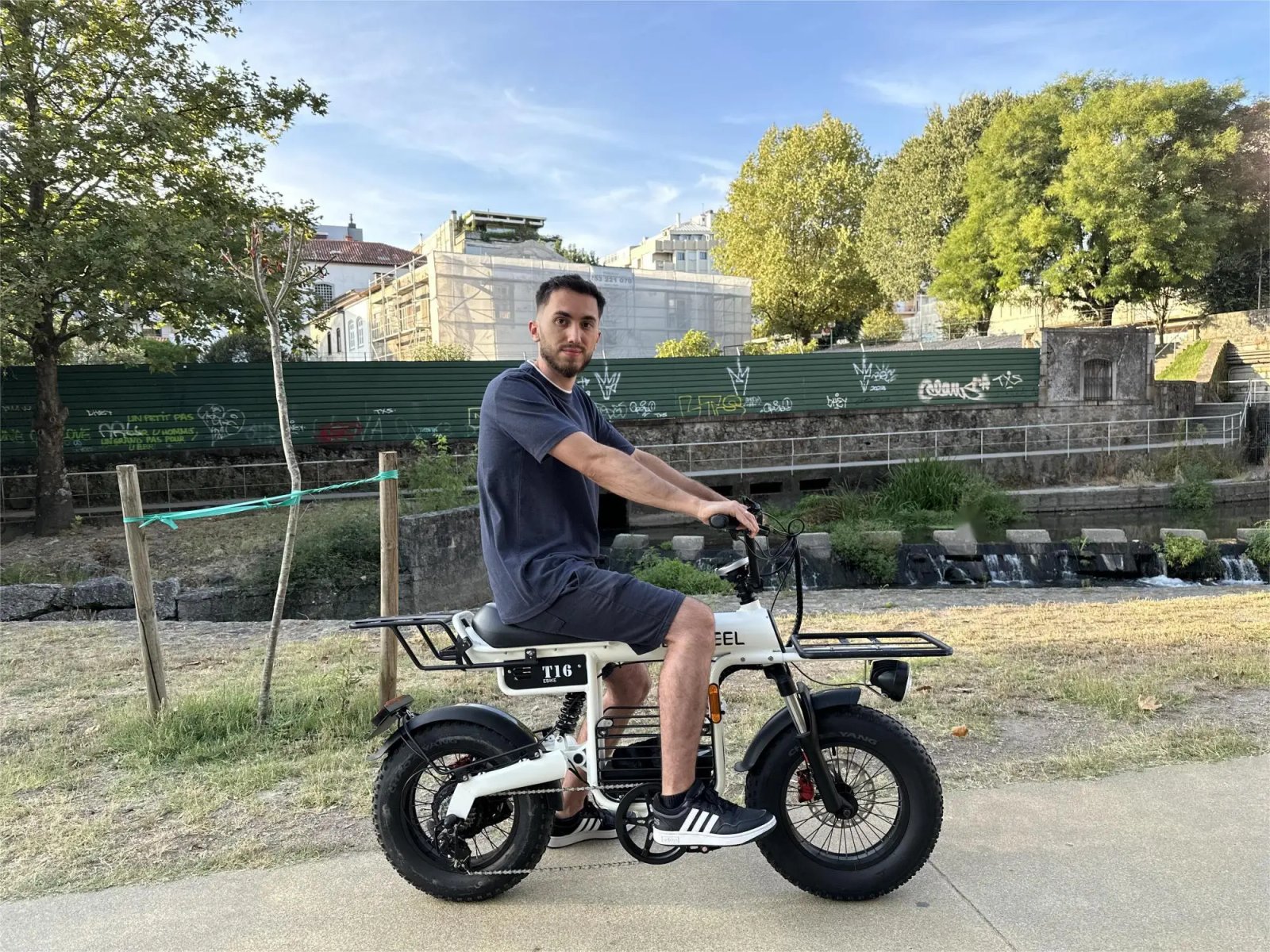 Fat Tire Electric Bike 20‘’1000W Motor All Terrain Ebike for Adult with Dual Suspension 48V 20AH for Snow Sand Mountain Off Road