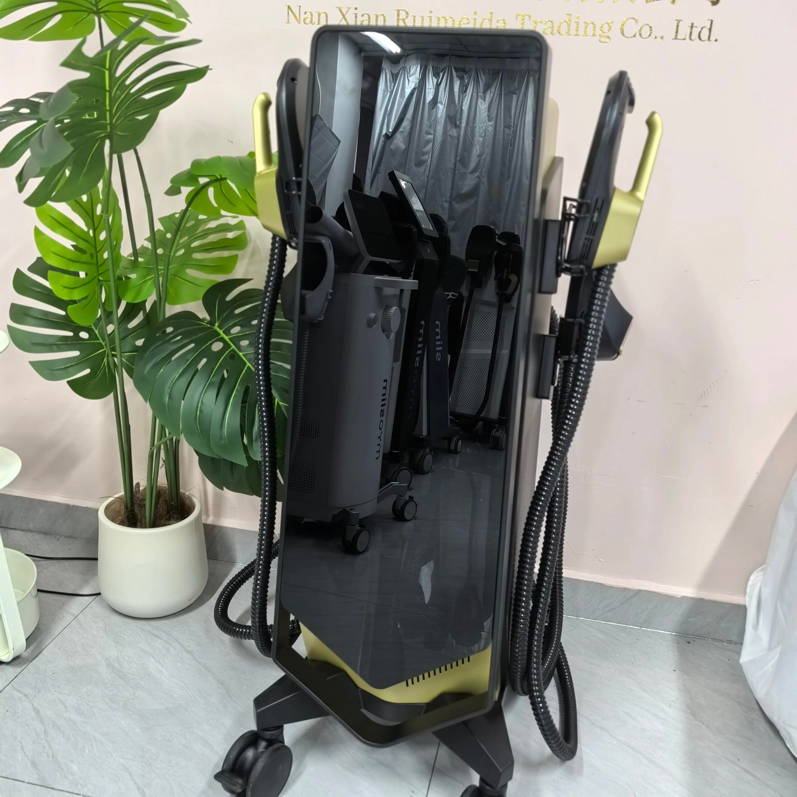 EMS Body Professional Body Shaping Device 6500W Large Screen Slimming And Body Shaping Electromagnetic Stimulation For Muscles