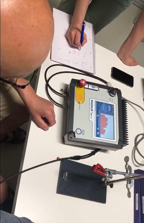 Transcranial Magnetic Brain Photobiomodulation Infrared 810nm Neurofeedback Therapy Machine Pdt Treatment Photodynamic