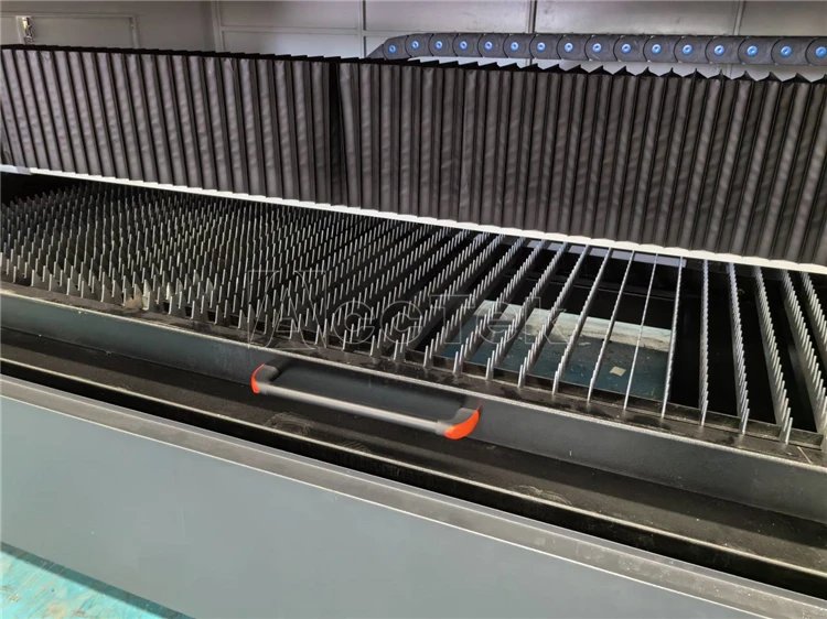 3015 1530 Metal Cnc Fiber Laser Cutting Machine 1000W 2000W 4000W 6000W Table Moving Laser Cutter Machine Price For Steel Sheet