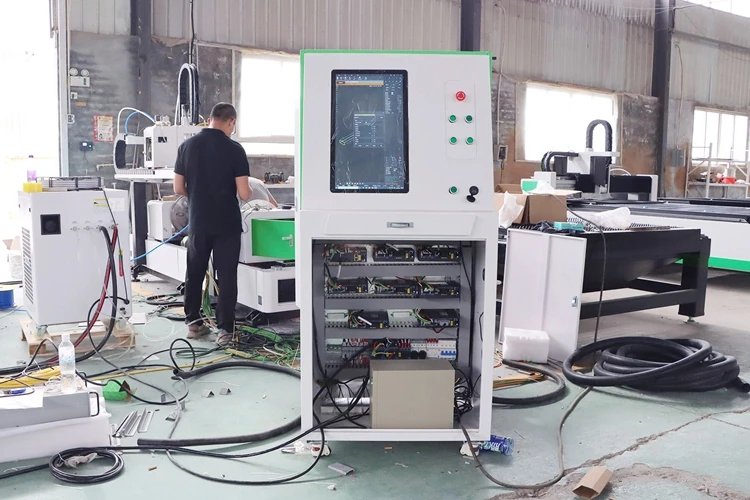 Industrial 3000W 2kw 6kw CNC Mild Carbon Stainless Steel Iron Aluminum Copper Sheet Metal Automatic 3015 Fiber Laser Cutter