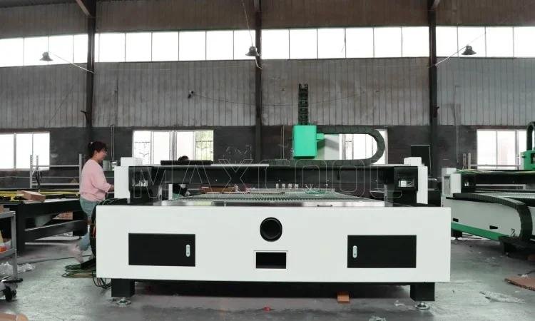 Professional Metal Cutting Machine 1500W 2000W 3000W 6000W 12000w Option Fiber Laser Cutting Machine for Sheet Metal