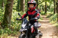 6V Electric Dirt Bike for Toddlers 3-5 Years, 25W Ride-On Motorcycle with Training Wheels, Battery Powered Outdoor Toy for Boys & Girls